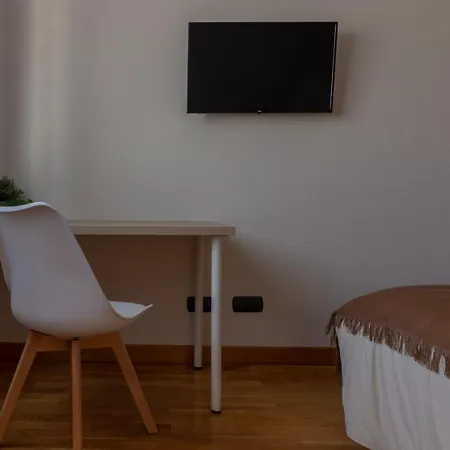 Ah Delux3rooms Campus Milán Vut6519as