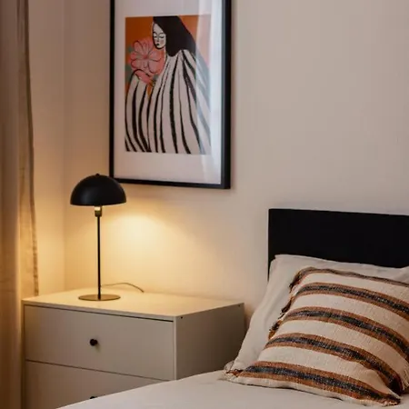 Ah Delux3rooms Campus Milán Vut6519as